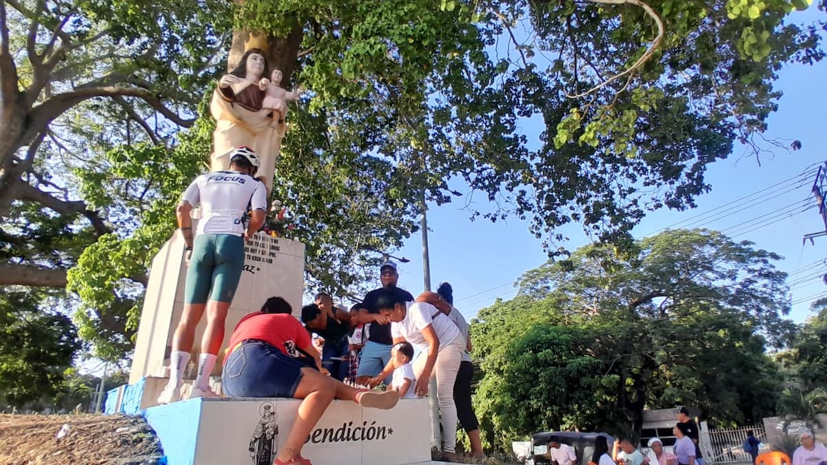 Celebración del Día de la Virgen del Carmen en la Troncal de Occidente, sector la Virgencita de Turbaco. // Foto: Julio Castaño - El Universal