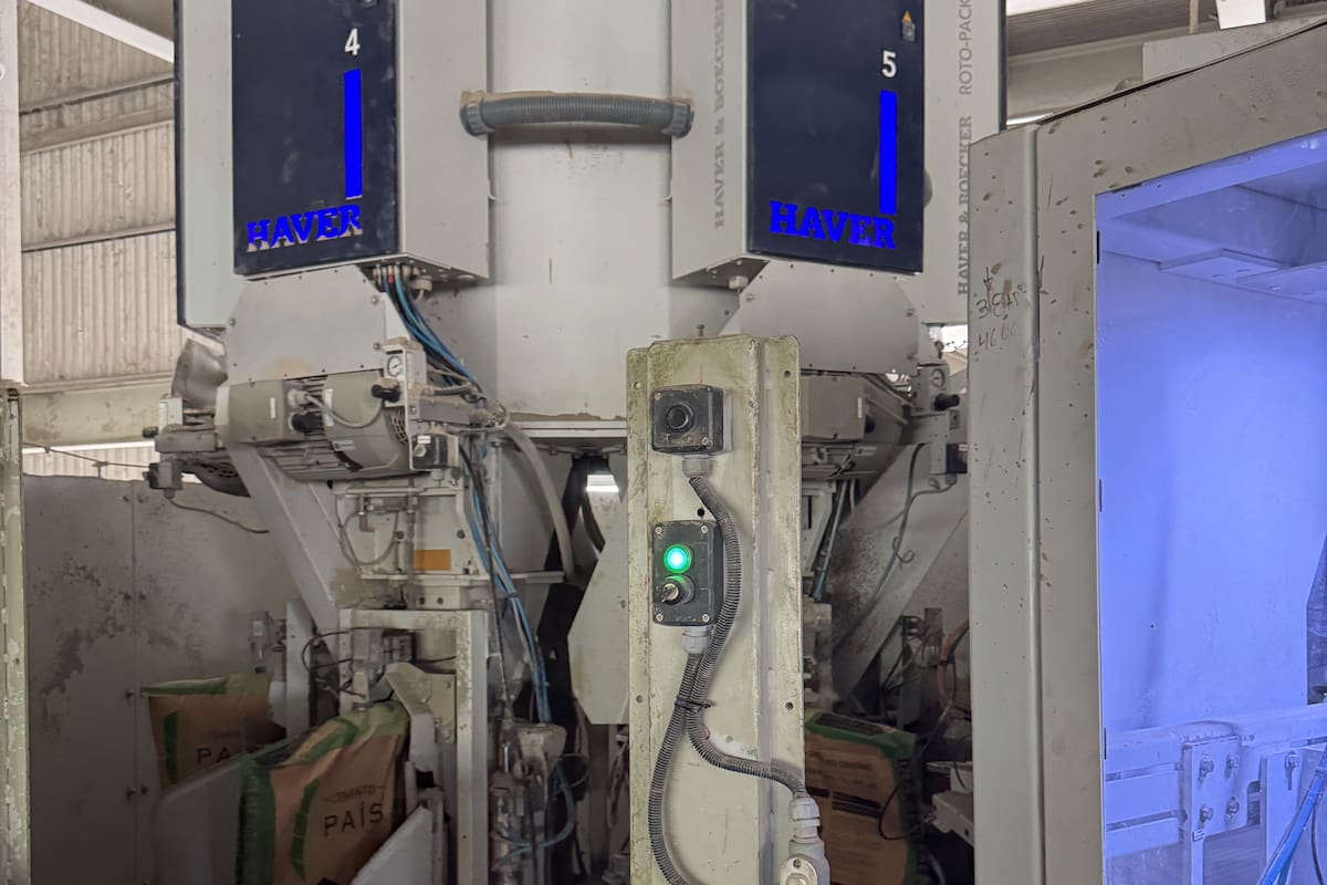 Cemento País fortalece su operación con la instalación de dos nuevas empacadoras de tecnología italiana