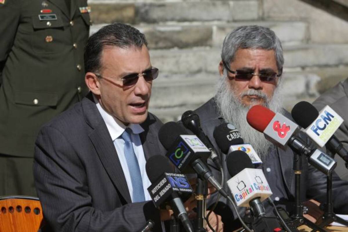 Roy Barreras, presidente del Congreso y Francisco Galán, coordinador del Centro de Pensamiento para la Paz y el Post-Conflicto. Colprensa