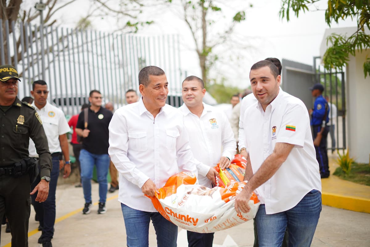 Centro El Guardián recibe visita oficial por rescate de gatos. // Foto: cortesía