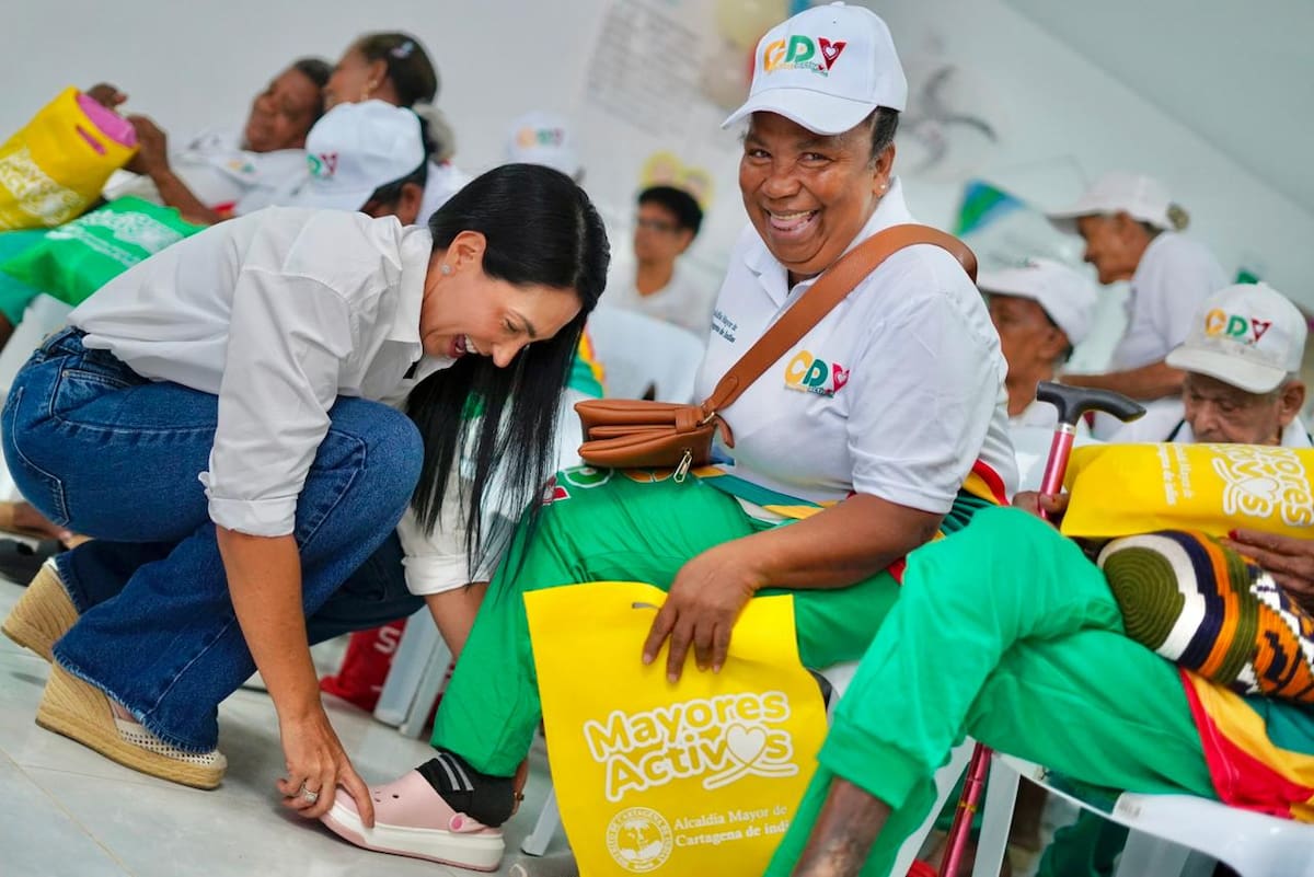 Los adultos mayores recibirán en los Centros de Vida alimentación balanceada, atención de profesionales en fisioterapia, enfermería, psicología y trabajo social, así como procesos formativos orientados por contadores, financieros y economistas que impulsan sus iniciativas productivas. // Foto: Cortesía - Alcaldía de Cartagena.