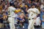 Los Cerveceros de Milwaukee toman ventaja de dos juegos sobre los Dodgers