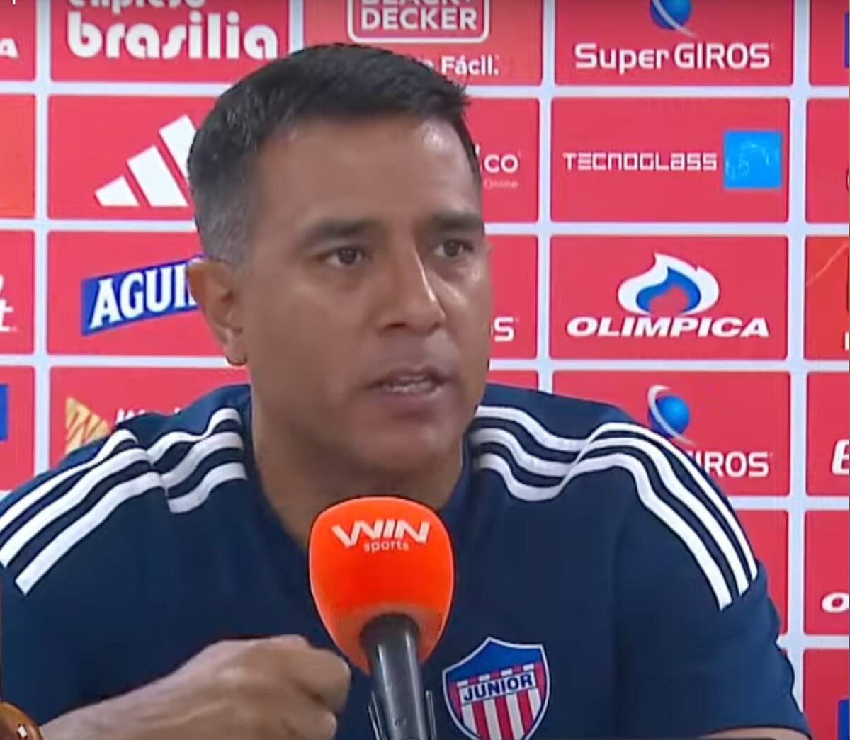 César Farías, director técnico de Junior de Barranquilla, habló fuerte a los jugadores del equipo.//Cortesía.