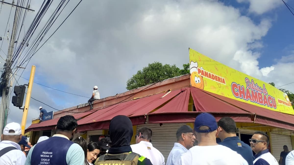 El Distrito comenzó con el desmonte de la panadería en Chambacú. // Foto: Julio Castaño.
