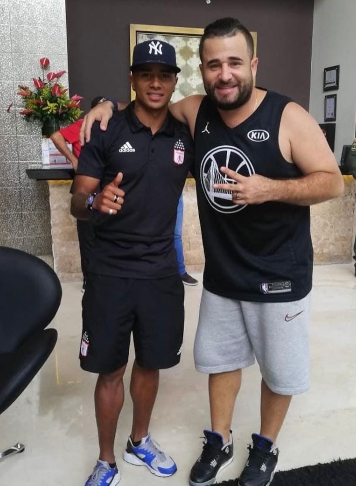 El Chamo hizo una gran amistad con el futbolista Yesus Cabrera. //Cortesía