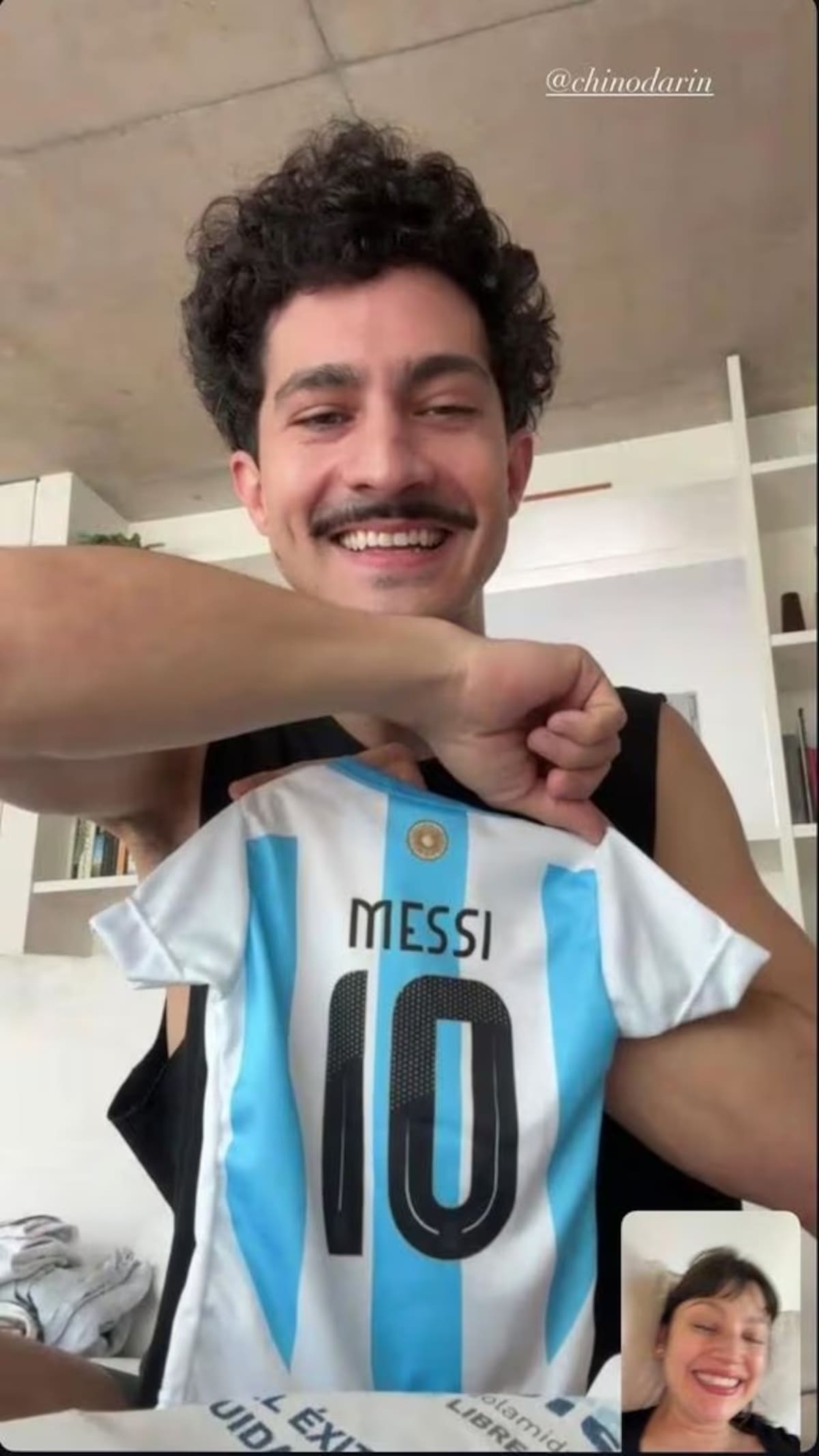 Obsequio de Chino Darín para su pequeño hijo Dante. // foto tomada de IG @ursulolita