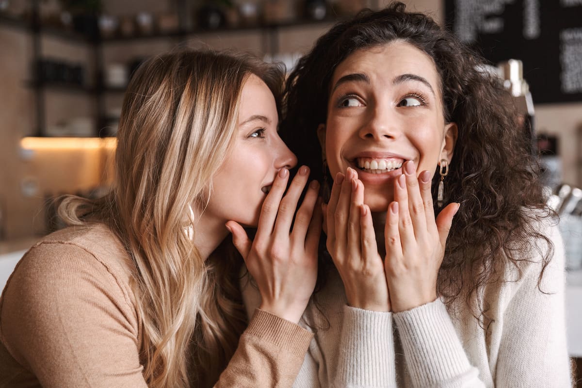 ¿El chisme da vida? Sus beneficios según la Universidad de Stanford