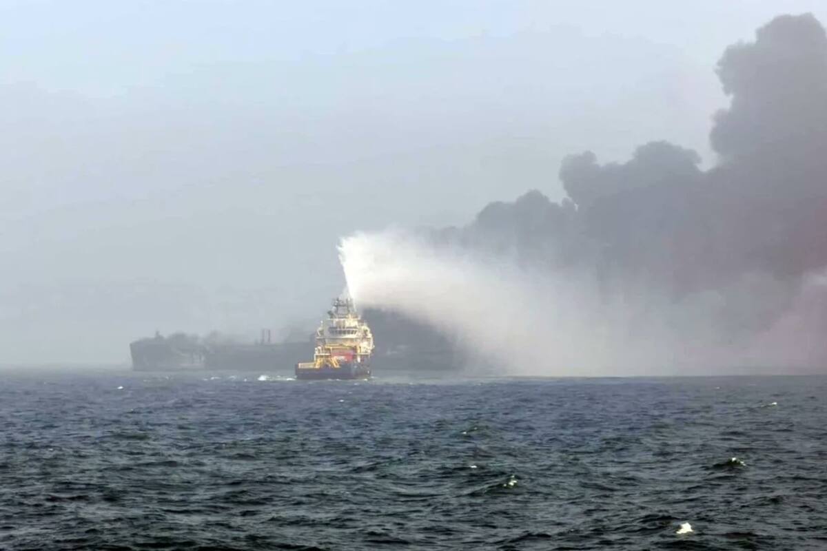 Video: Fuerte choque entre dos busques desata emergencia ambiental