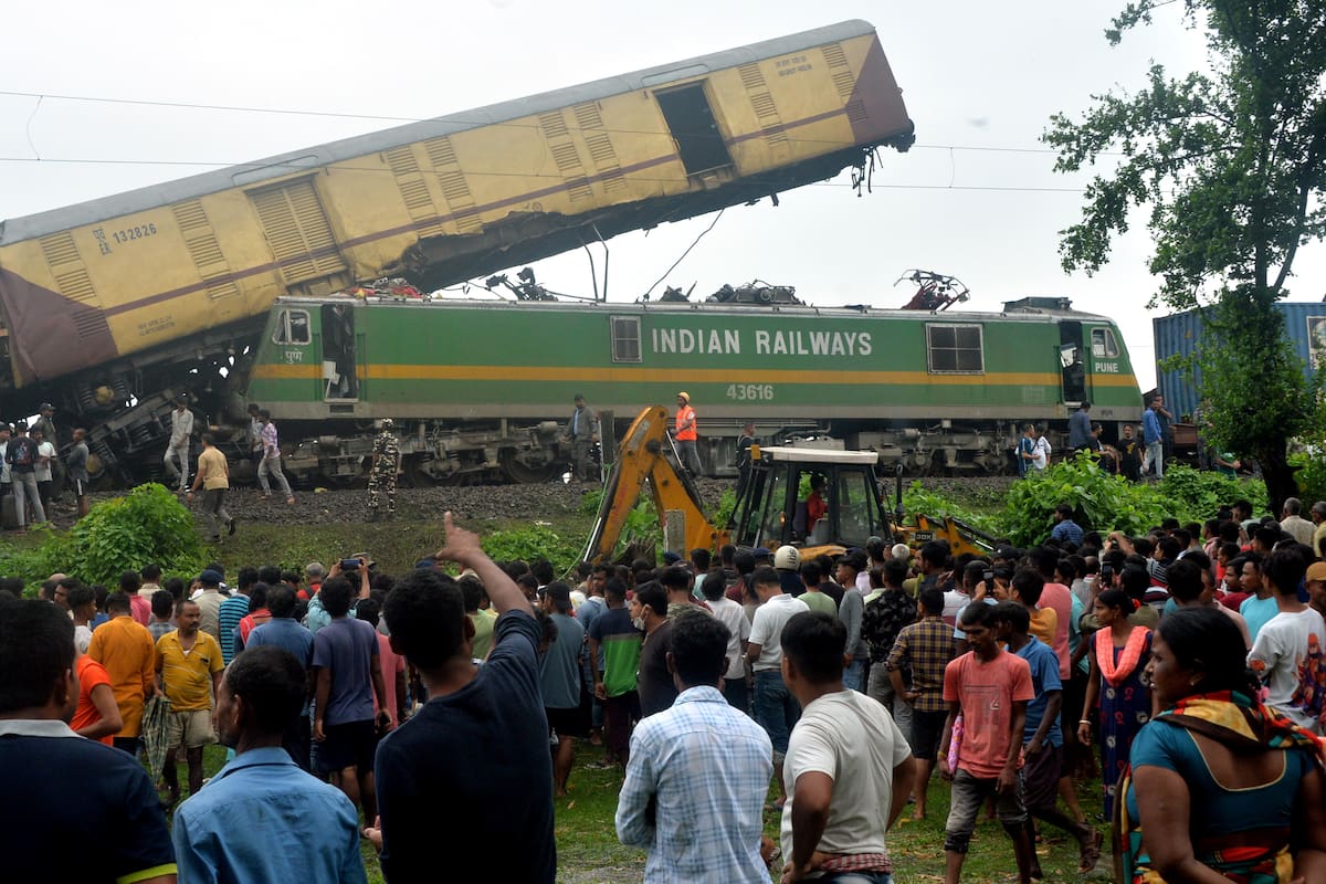 Video: choque de Trenes en India deja ocho personas muertas y casi 50 heridos