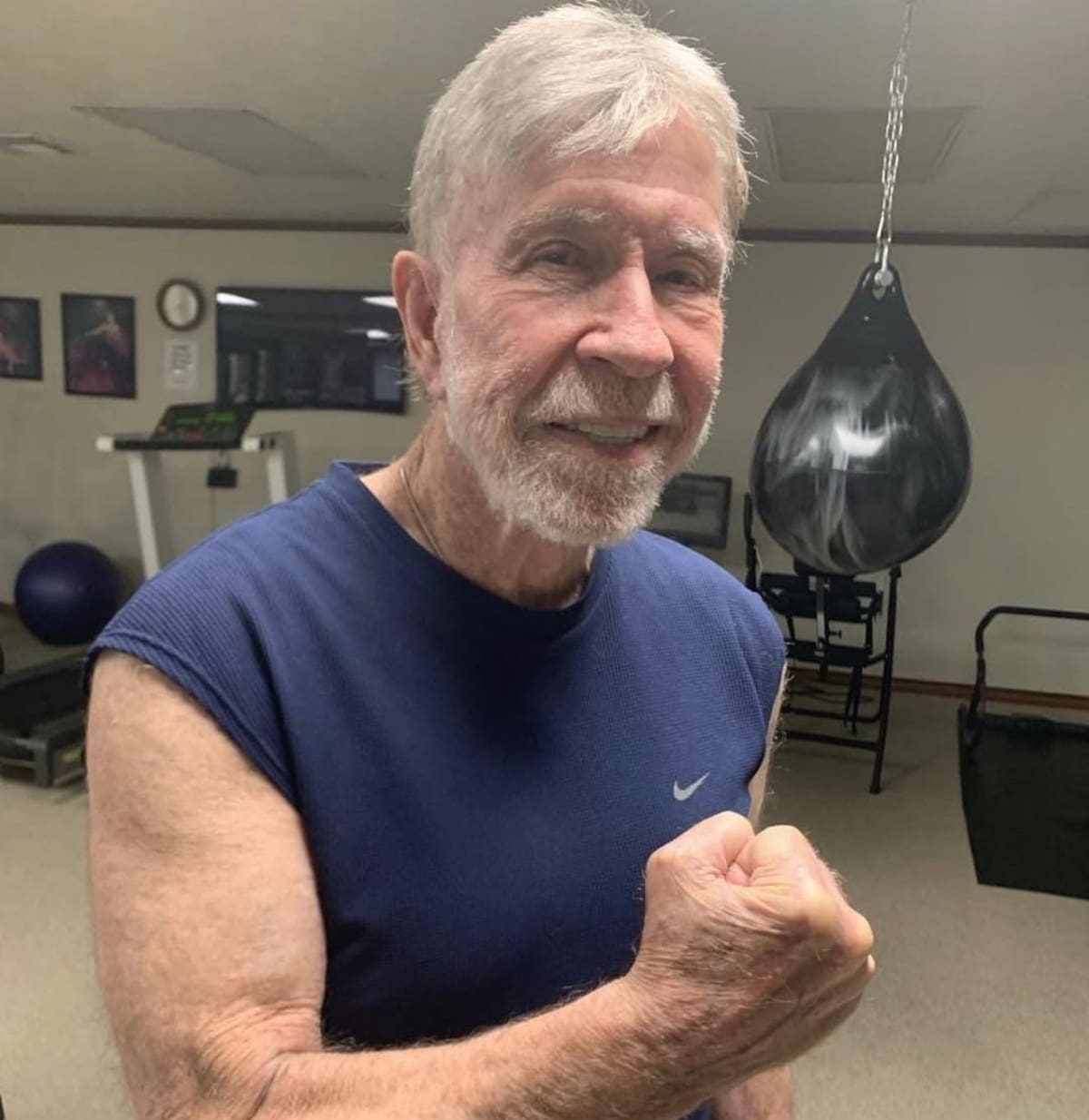 El actor y experto en artes marciales Chuck Norris fue hospitalizado de emergencia en Hawái. // IG Chuck Norris