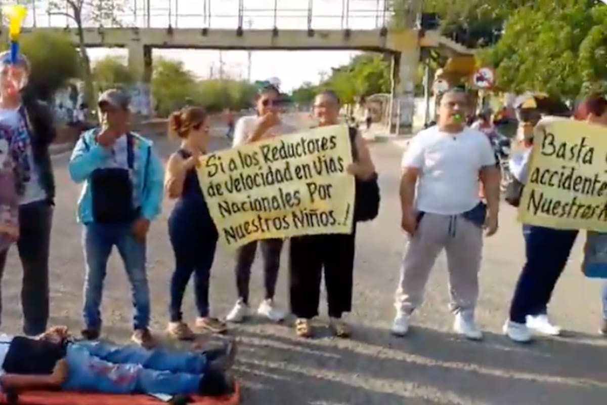 Padres de familia del INEM, Politécnico e Itida protestaron: exigen un puente peatonal