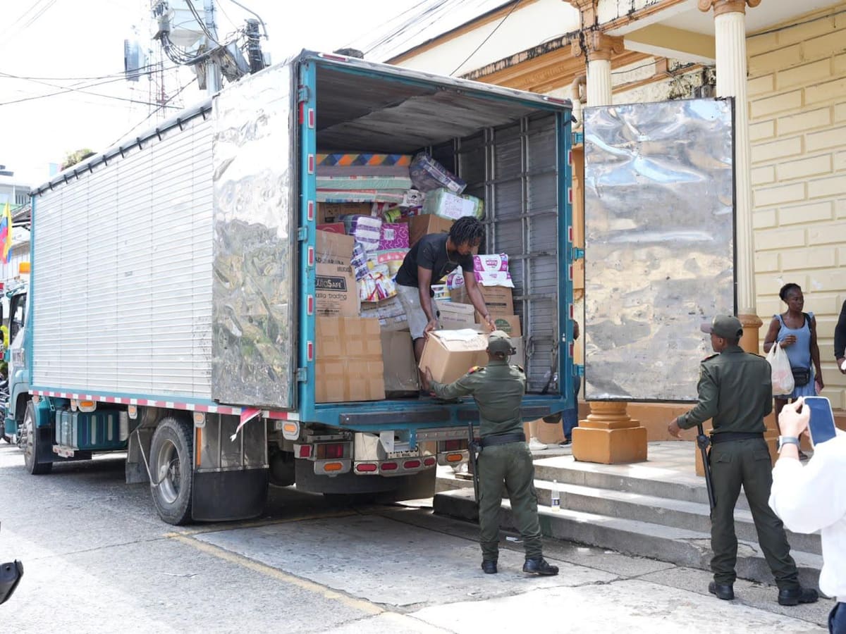 Cinco camiones llevan 125 toneladas de ayuda humanitaria desde Cartagena a Quibdó. // Foto: cortesía - Alcaldía de Cartagena