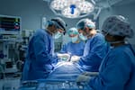 Mujer con cáncer murió tras ser sometida a cirugía programada para otro paciente