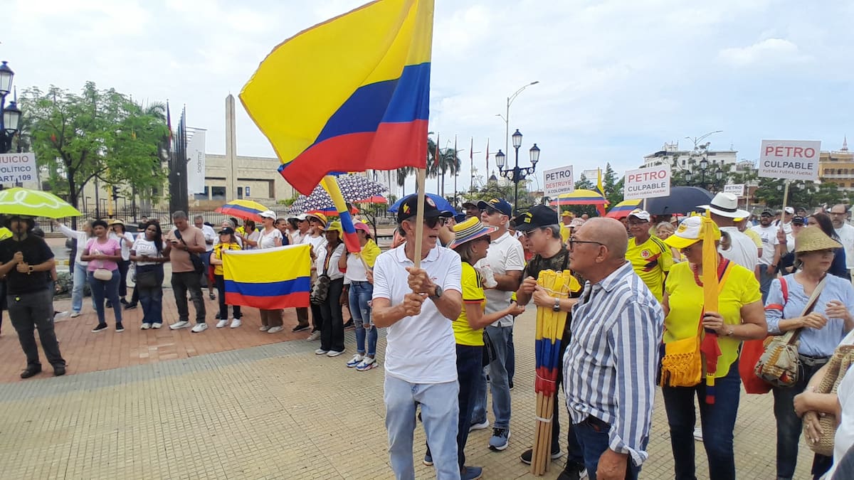 Ciudadanos marcharon en Cartagena y otras ciudades contra las reformas y gestiones del presidente Petro.// Foto: Julio Castaño- El Universal