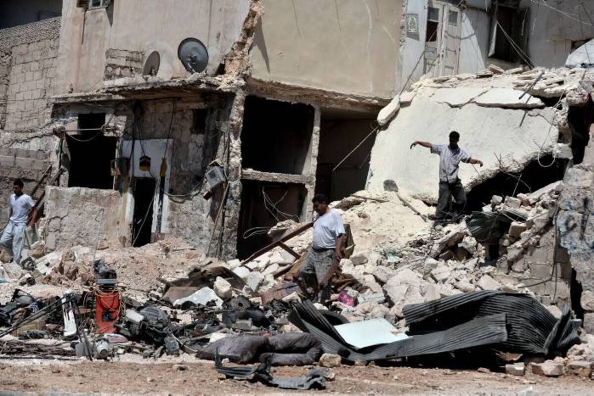 Unas 183 personas murieron el sábado en Siria, al menos 34 de ellas en Daraya, cerca de Damasco, la capital del país. AFP ARIS MESSINIS