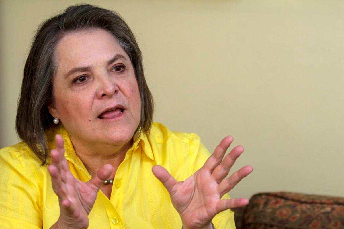 Clara López rechaza la propuesta del Centro Democrático y defiende el diálogo como estrategia de paz. (Foto: Archivo/VANGUARDIA LIBERAL)