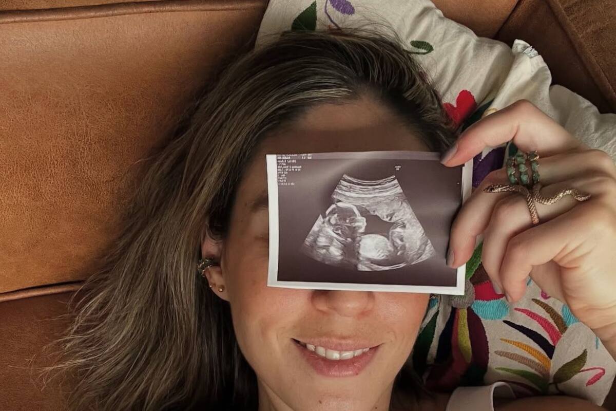 “Pequeño milagro”: periodista colombiana anunció que está embarazada