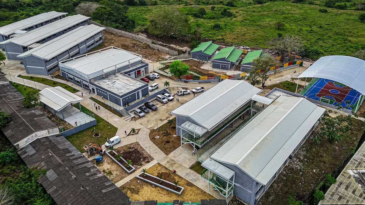Entregan megacolegio en Clemencia. // Foto: Dron - Diego Rosales