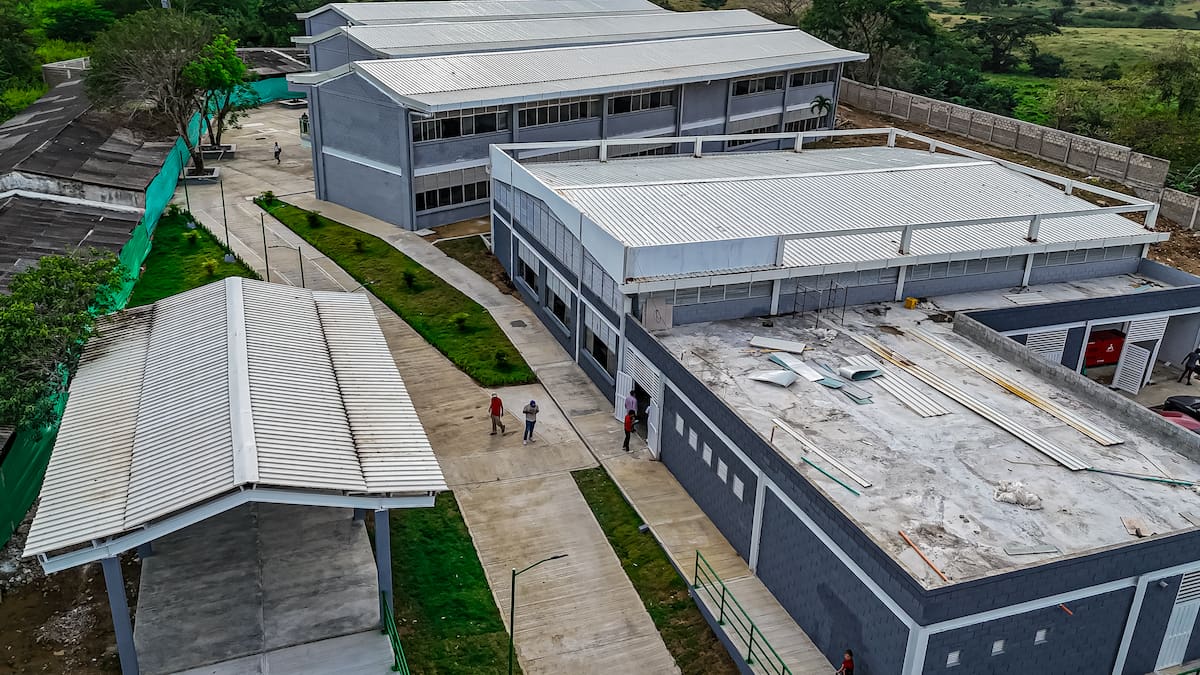 Entregan megacolegio en Clemencia. // Foto: Dron - Diego Rosales
