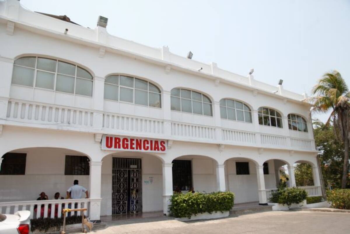 A la estudiante la llevaron a la Clínica San José de Torices tras caer del tercer piso. Sufrió traumas en la cabeza y el abdomen.
