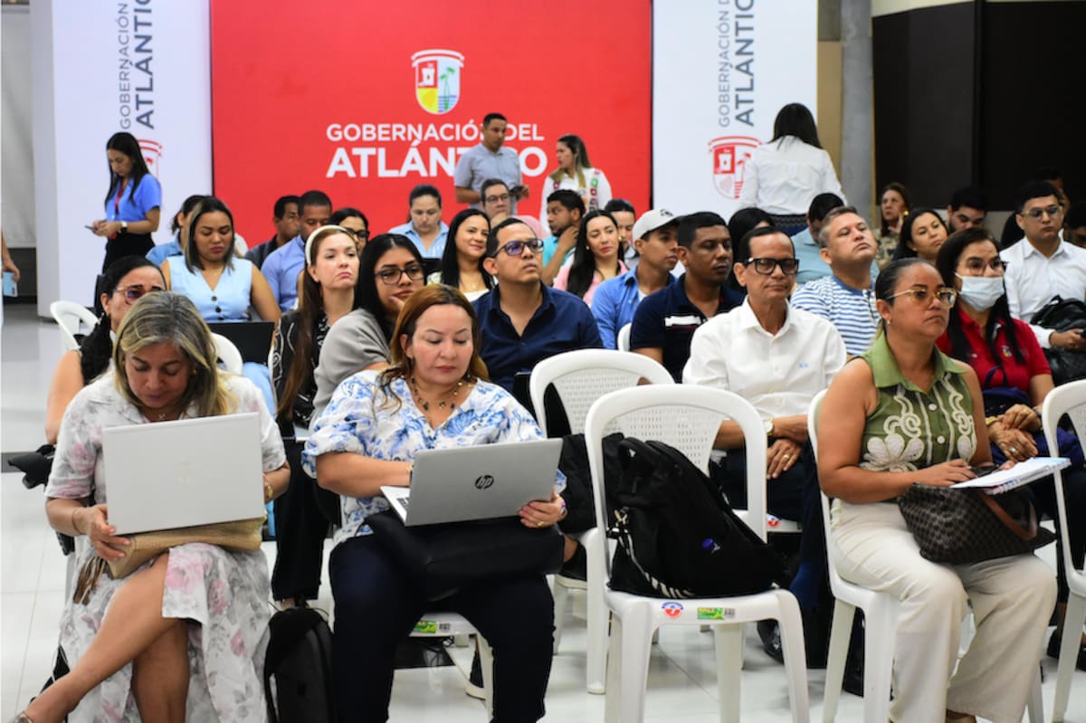 Aspecto de la mesa de trabajo con representantes de las Entidades Administradoras de Planes de Beneficios (EAPB) y las Empresas Sociales del Estado (ESE), con el objetivo de supervisar y conciliar los acuerdos de contratación para la vigencia 2026.//Cortesía Gobernación del Atlántico.