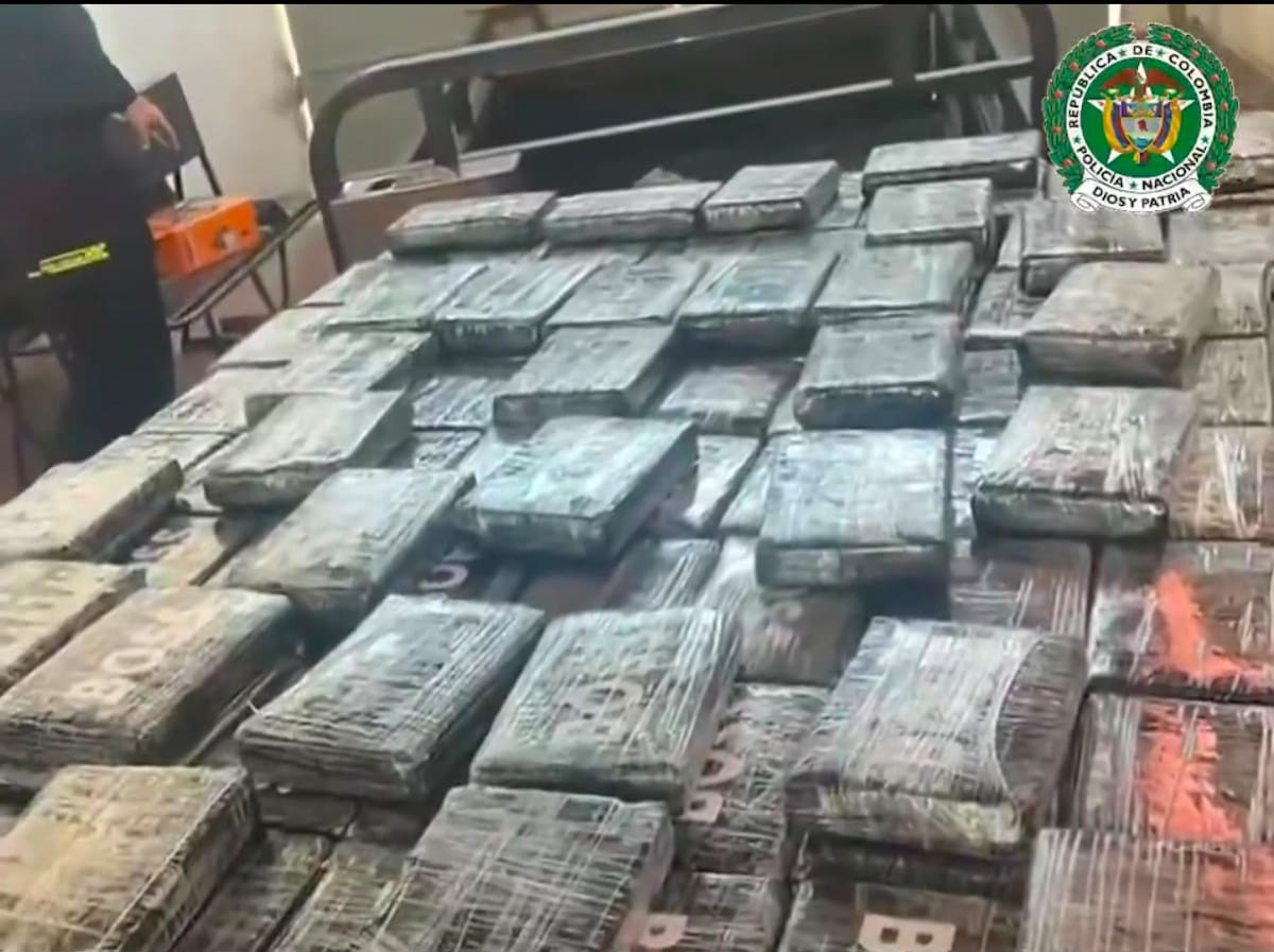 El cargamento de cocaína quedó en poder de las autoridades tras el operativo. // FOTO: TOMADA DE POLICÍA NACIONAL.