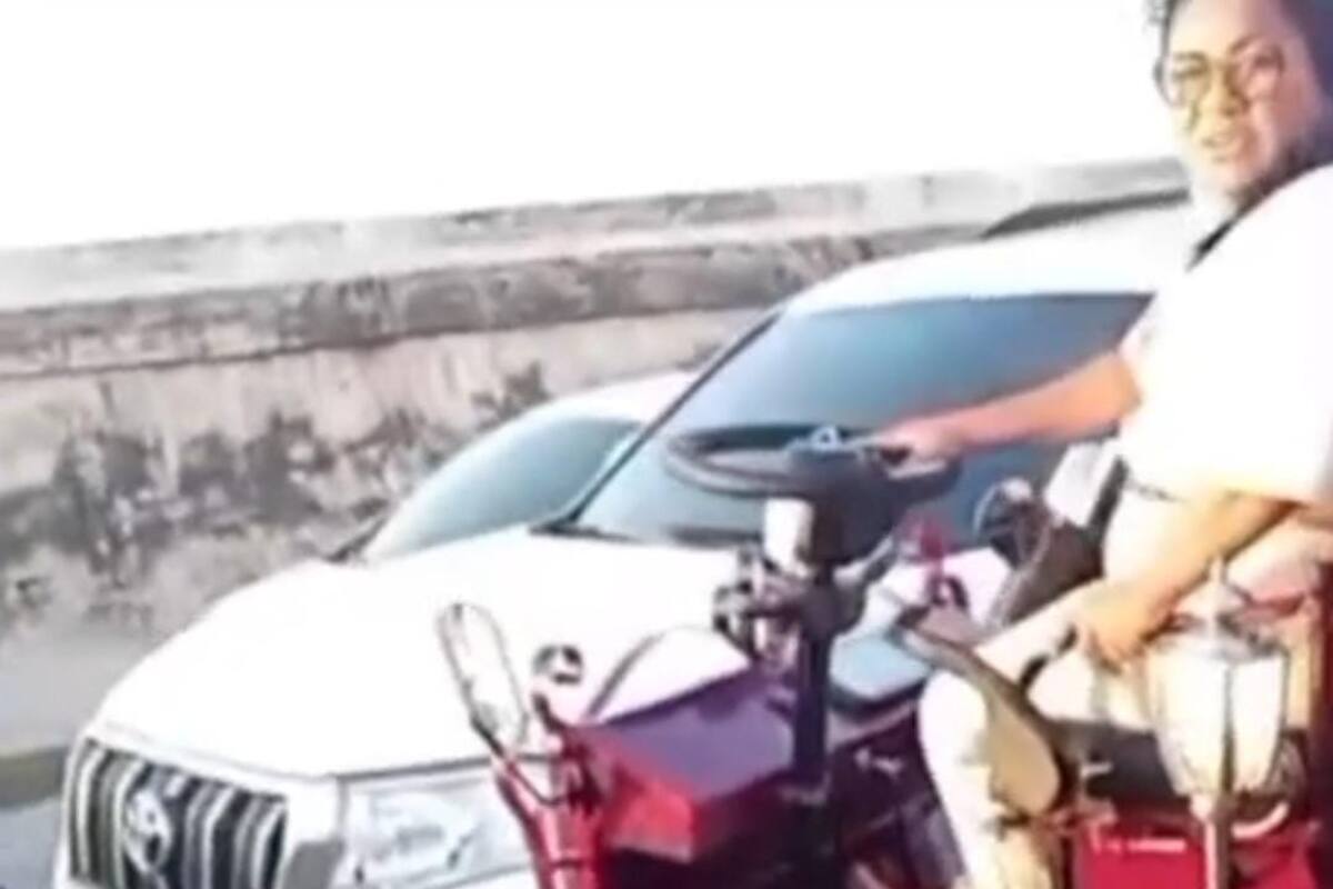 Video revela accidente de coche eléctrico horas después de su estreno en Cartagena