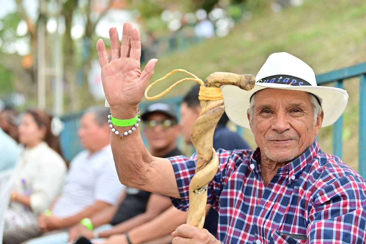 El pago del bono de Colombia Mayor avanza en todo el país, aunque miles de adultos mayores aún no han reclamado el giro. // Foto: Departamento para la Prosperidad Social.