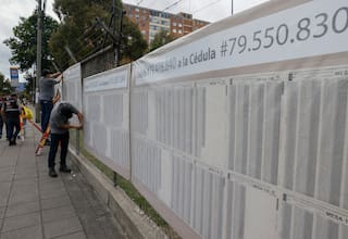 Incendio de embarcación electoral en Nechí marca la jornada presidencial