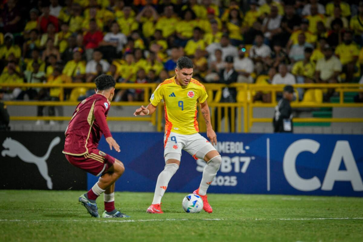 Colombia golea a Venezuela y se cita con Brasil en la final