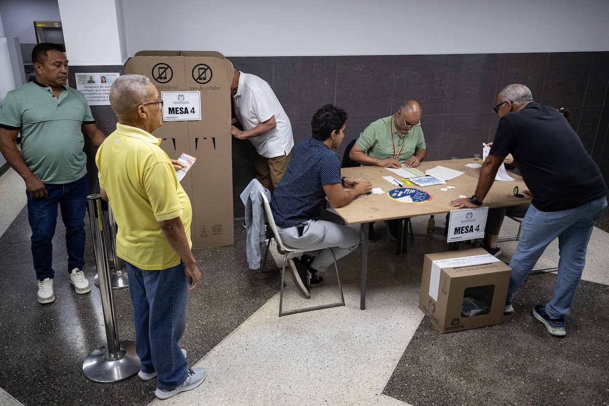 Cepeda logró votaciones históricas en municipios bajo observación. // Foto: EFE/ Ronald Peña.