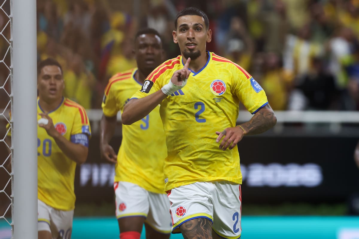 El lateral Daniel Muñoz celebra su gol de este martes, durante un partido del grupo K del Mundial de la FIFA 2026 entre Colombia y RD Congo en el estadio Akron en Guadalajara (México). //Foto, EFE: Alex Cruz