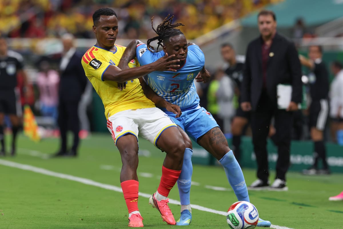 Jhon Arias (abajo) ha mostrado un gran nivel en sus primeros partidos en el Mundial. //Foto, EFE: Alex Cruz
