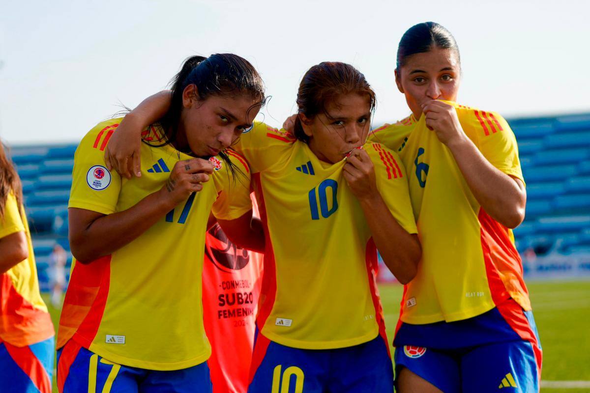 Colombia vence a Venezuela y sigue invicta camino al título