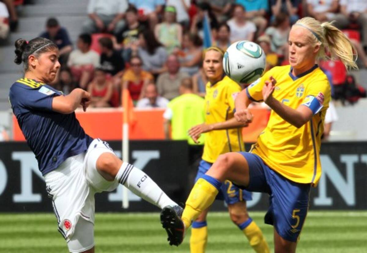 Las colombianas terminaron sucumbiendo ante la superioridad de su rival, para quien marcó Jessica Landstrom en el minuto 57. AP Michael Probst
