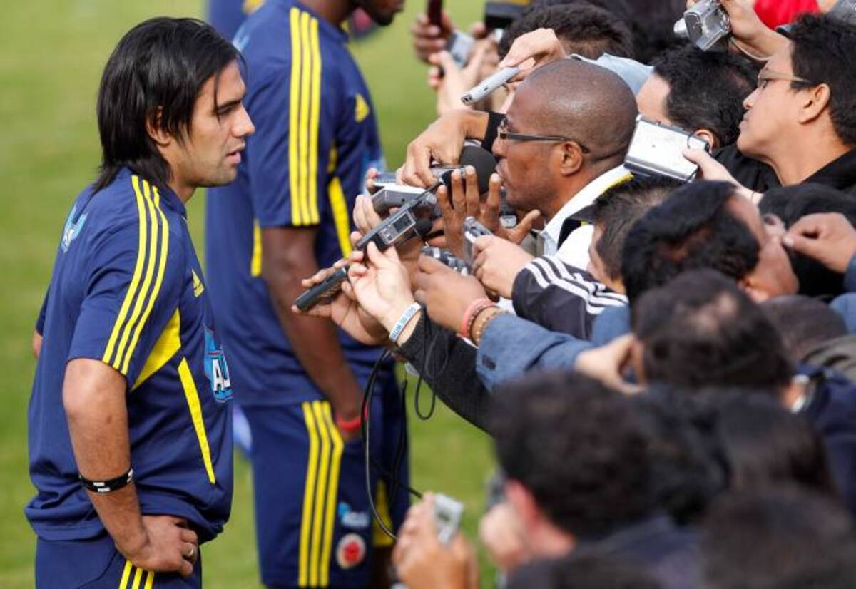 Radamel Falcao es uno de los jugadores que más busca la prensa para conversar sobre el rendimiento de la Selección. AP Fernando Vergara