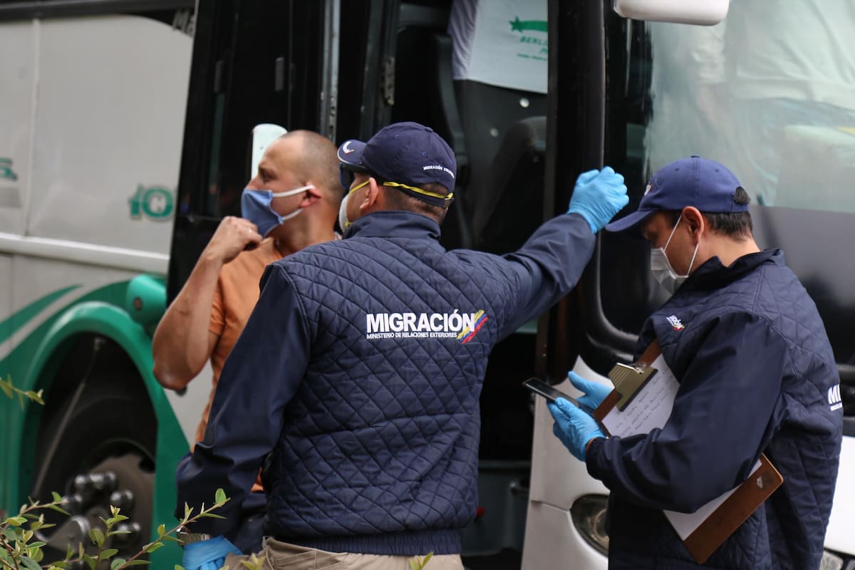 Migración Colombia y sindicatos firman acuerdo: normalidad en los aeropuertos