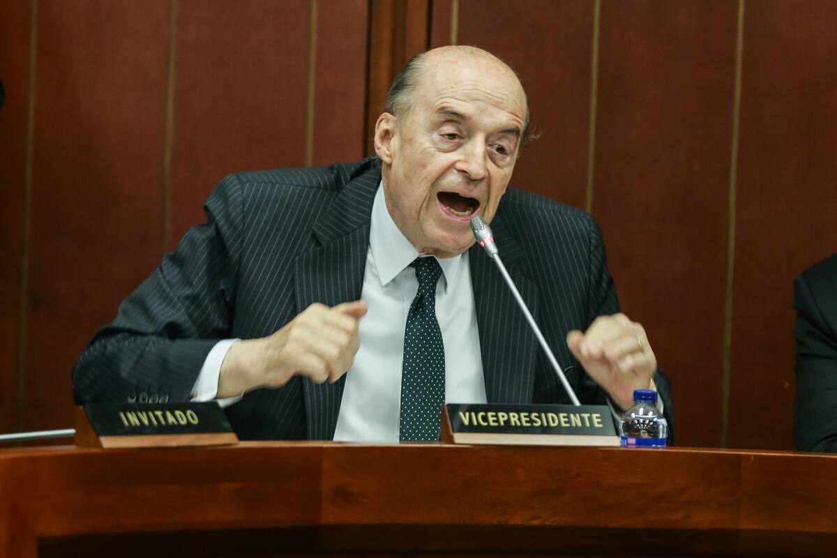 El exministro de relaciones exteriores, Álvaro Leyva, le dijo "drogadicto" a Armando Benedetti.