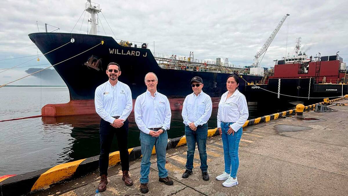 Desde la Refinería de Cartagena se enviaron hacia Nariño 40 mil barriles de diésel nacional a través del Canal de Panamá. // Foto: cortesía del Ministerio de Minas y Energía