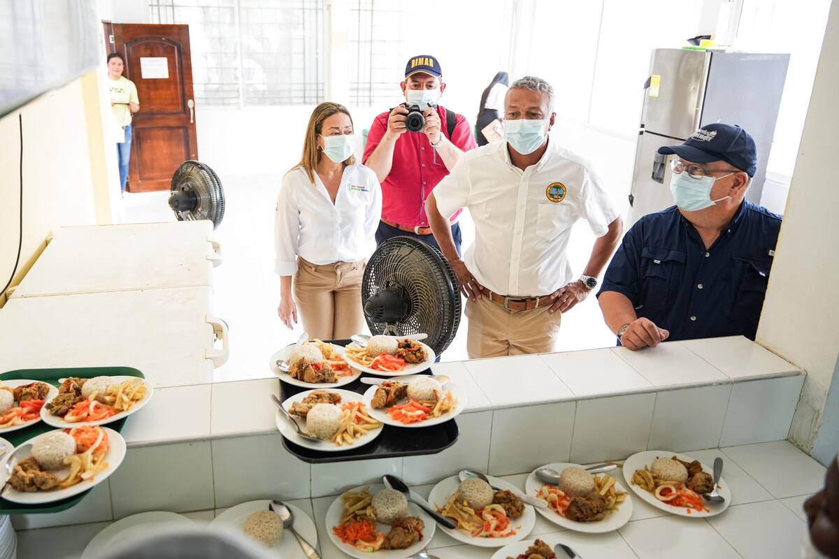 Alcaldía inaugura 5 comedores y cocinas en instituciones educativas de Cartagena