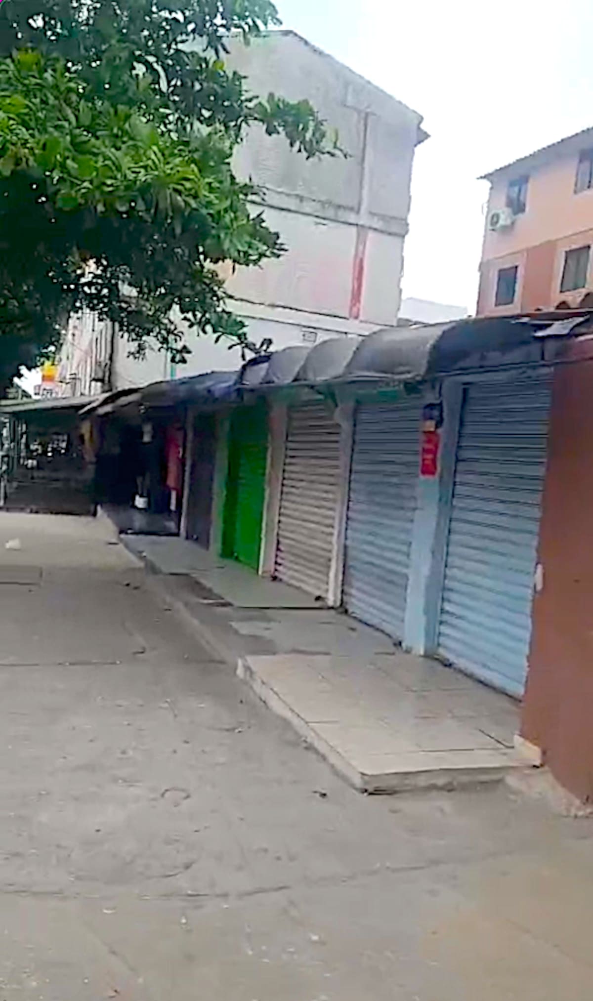 Cerrados amanecieron los centros comerciales y tiendas en el barrio Hipódromo de Soledad, Atlántico.//Cortesía Red de Cooperantes.