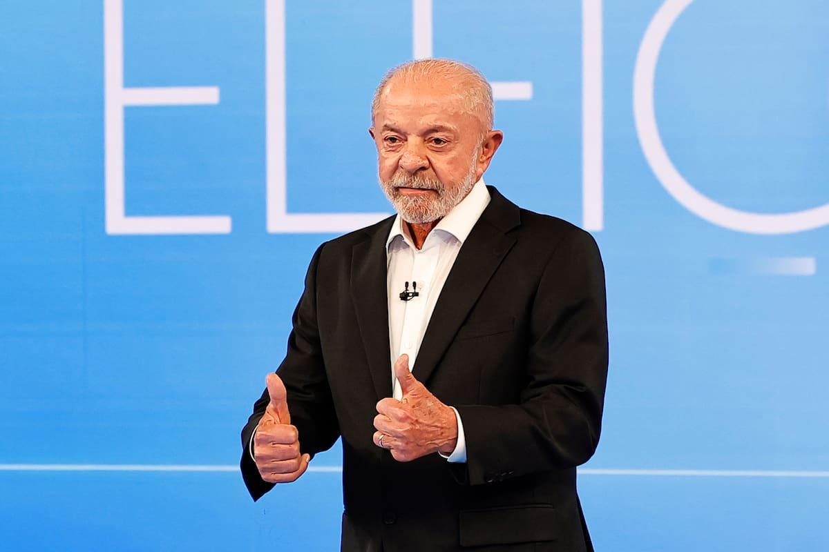 El reelegido presidente de Brasil, Luiz Inácio Lula da Silva, posa durante un debate en los estudios de TV GLOBO este viernes, a dos días de la segunda vuelta de las elecciones presidenciales, en Río de Janeiro (Brasil). EFE/ Andre Coelho