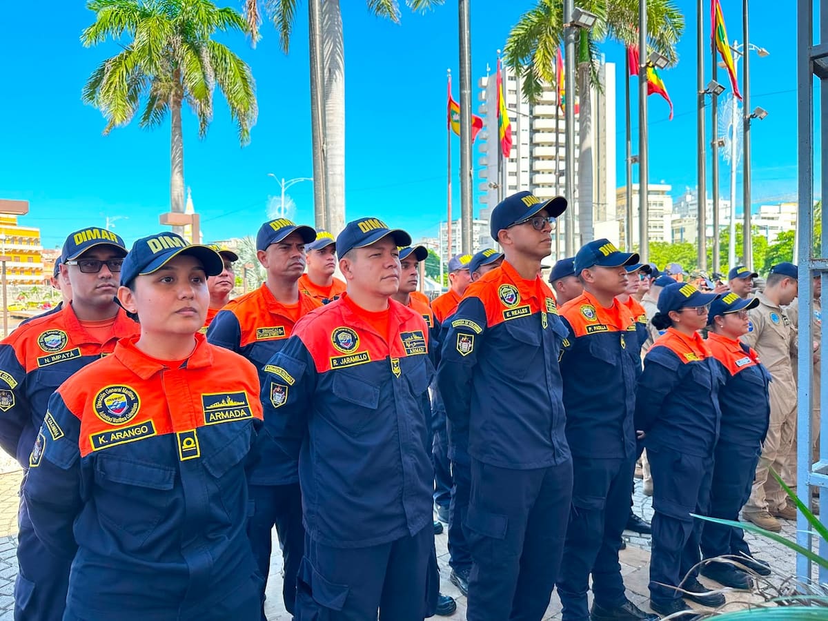 Formación del personal de la DIMAR durante la apertura del operativo de seguridad marítima para la temporada turística.