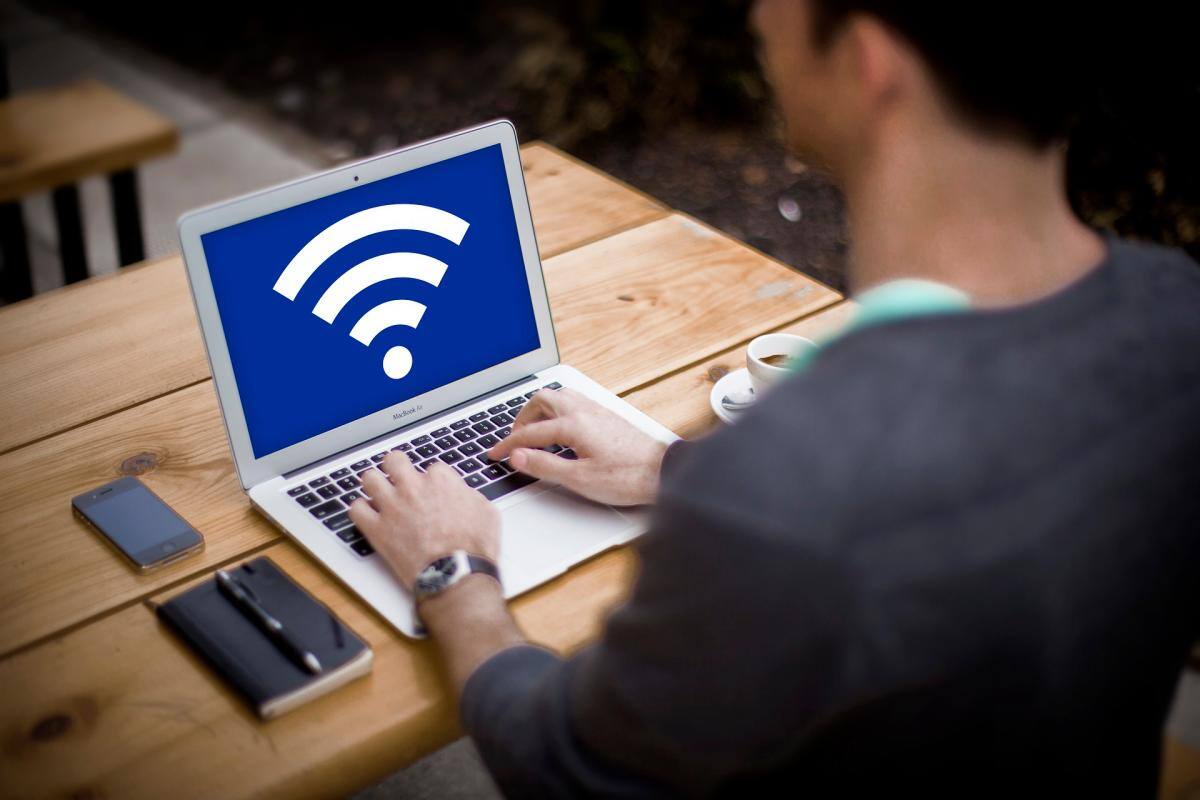 ¿Intrusos en el WiFi? Descubre quién está conectado y cómo expulsarlo