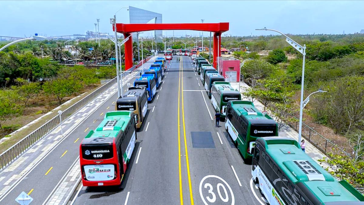 Los nuevos vehículos que ingresaron al sistema de servicio público de Transporte de Barranquilla cuentan con aire acondicionado, mayor comodidad para los usuarios y tecnología diésel Euro 6.//Cortesía Alcaldía de Barranquilla.