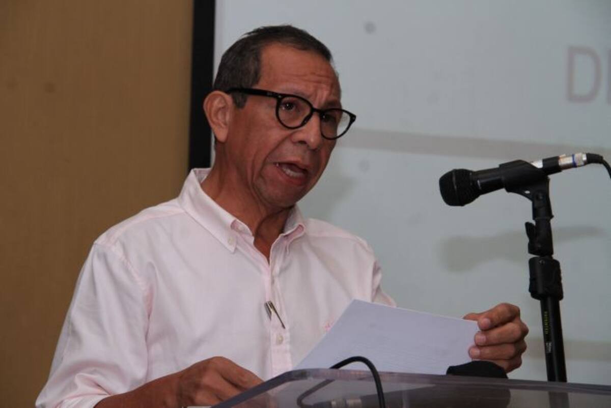 El concejal César Pión hablo respecto a la queja de los vecinos por la expansión de las marinas en Manga.