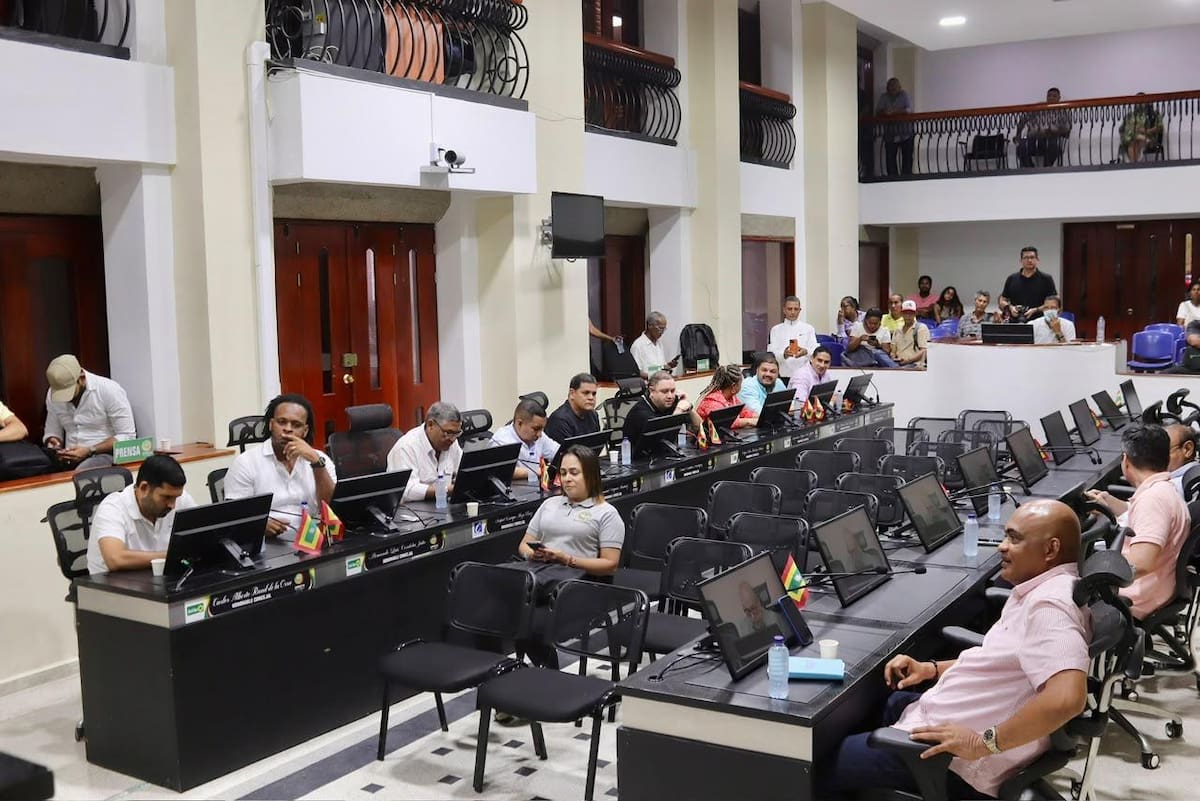 El Concejo Distrital de Cartagena aprobó el retiro del Proyecto de Acuerdo N.º 116 de 2026, solicitado por el alcalde mayor de Cartagena, Dumek Turbay Paz, relacionado con la creación de una Empresa Oficial de Servicios Públicos. // Foto: Cortesía - Concejo Distrital de Cartagena.