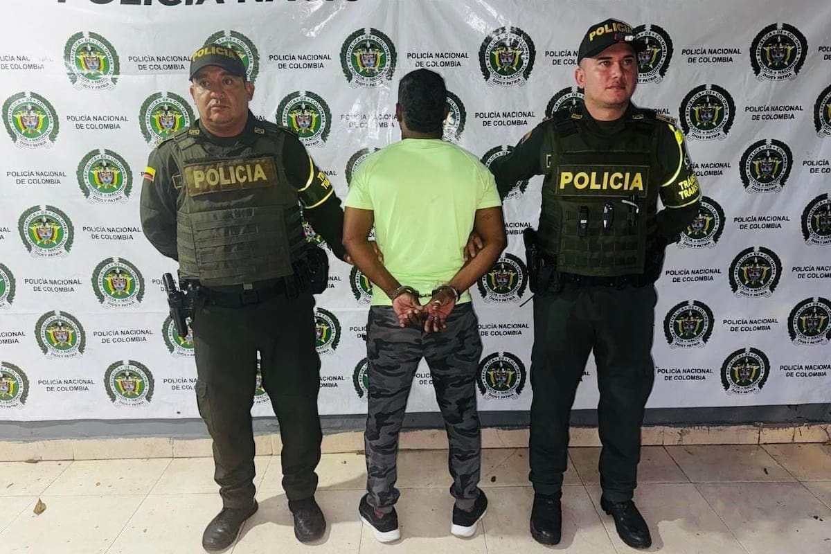 ¡Impactante! Motociclista ebrio y sin licencia provocó accidente y dejó heridos