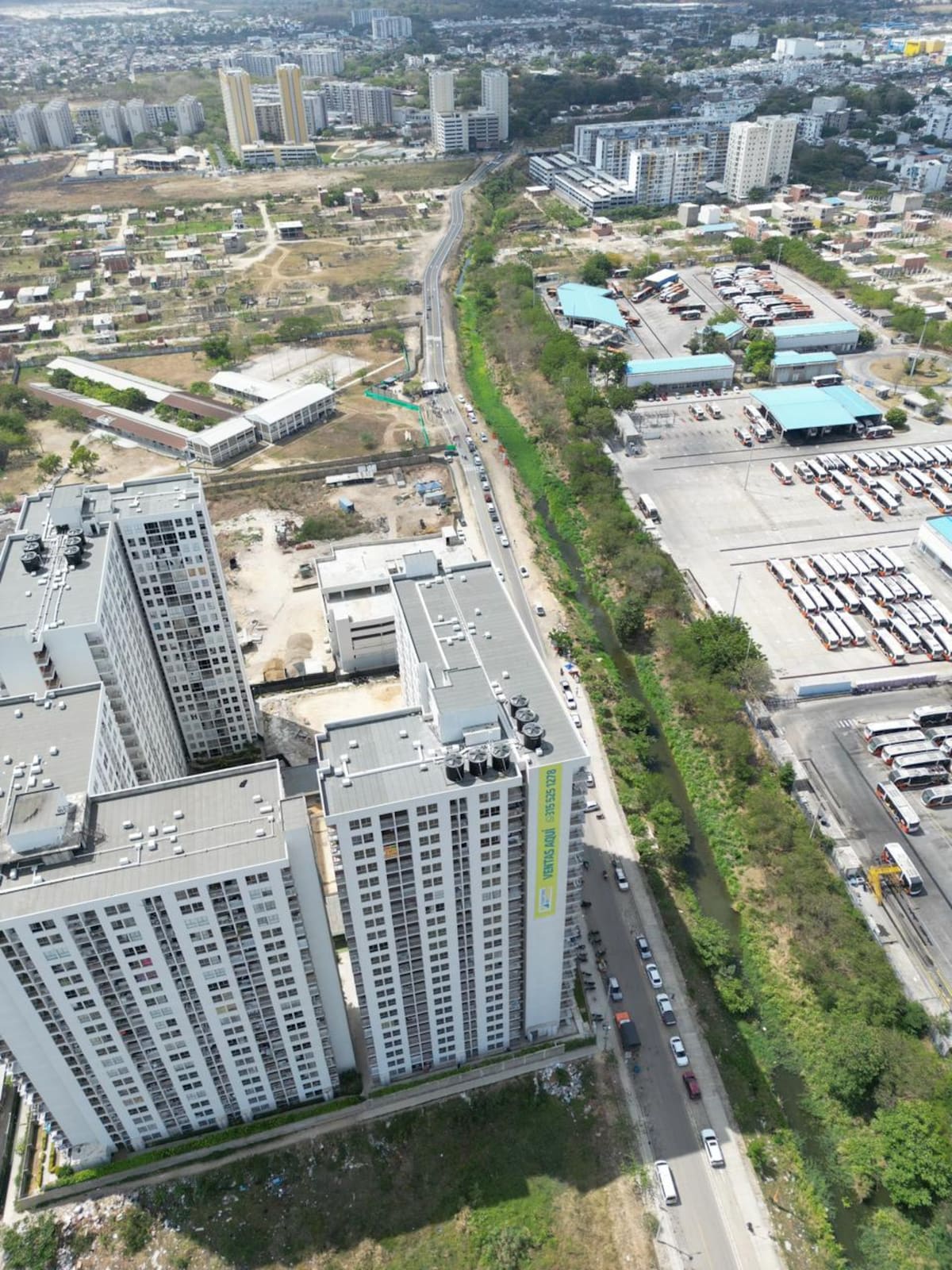 Así se ve la nueva conexión vial Territorio Mío - Parque Heredia. // Foto: cortesía - dron de la Alcaldía de Cartagena.