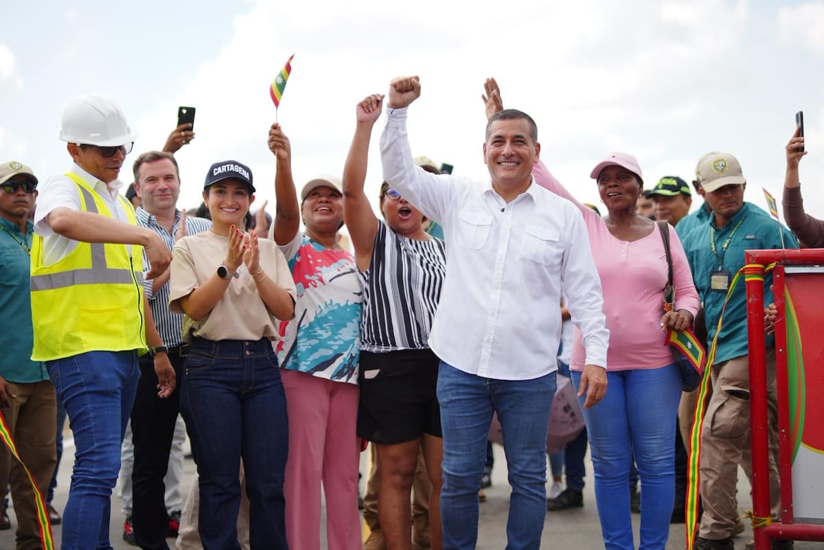 El alcalde Dumek Turbay oficializó la apertura de la nueva vía. // Foto: cortesía - Alcaldía